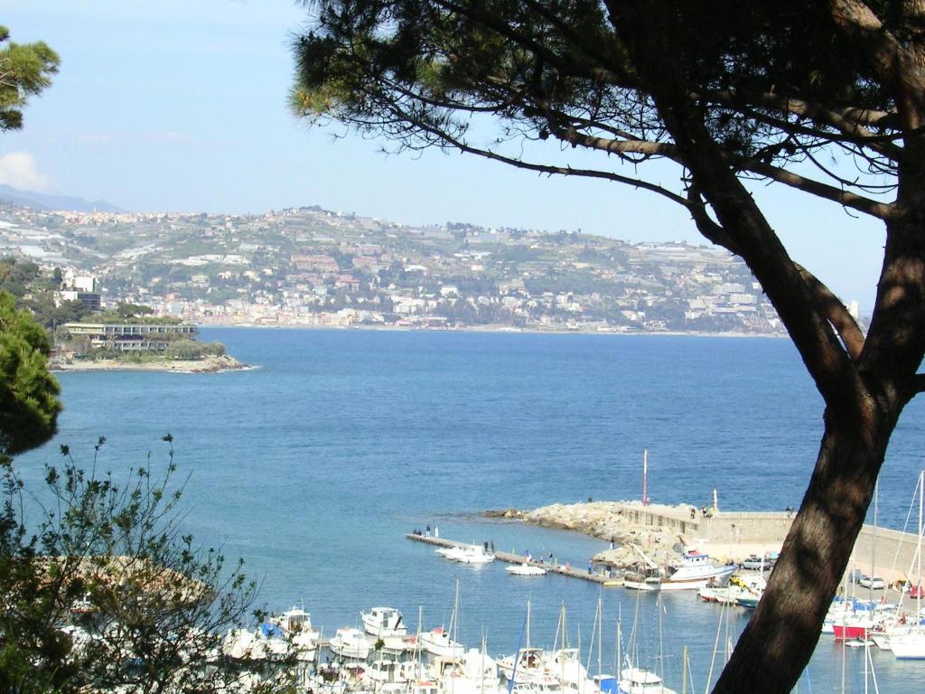 Hotel Duarte Bordighera Kültér fotó